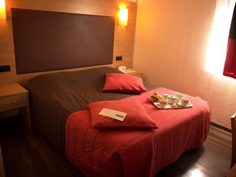 Logis Hotel Restaurant Solenca Nogaro Eksteriør billede