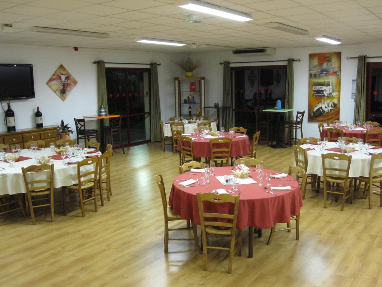 Logis Hotel Restaurant Solenca Nogaro Eksteriør billede